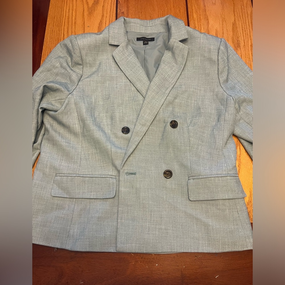 Anne Taylor Blazer - Picture 2 of 4